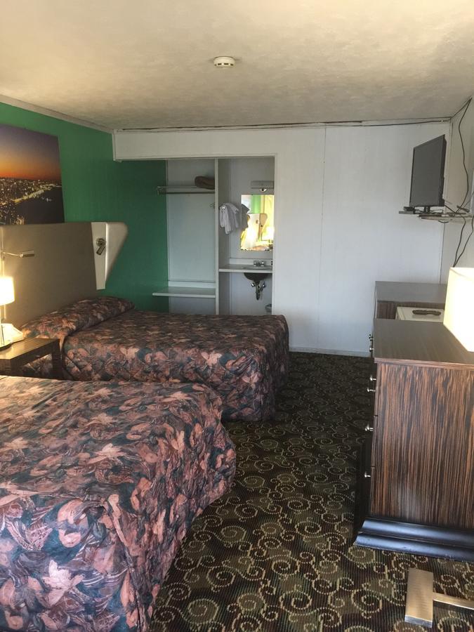Fiesta Motel Pontiac Εξωτερικό φωτογραφία